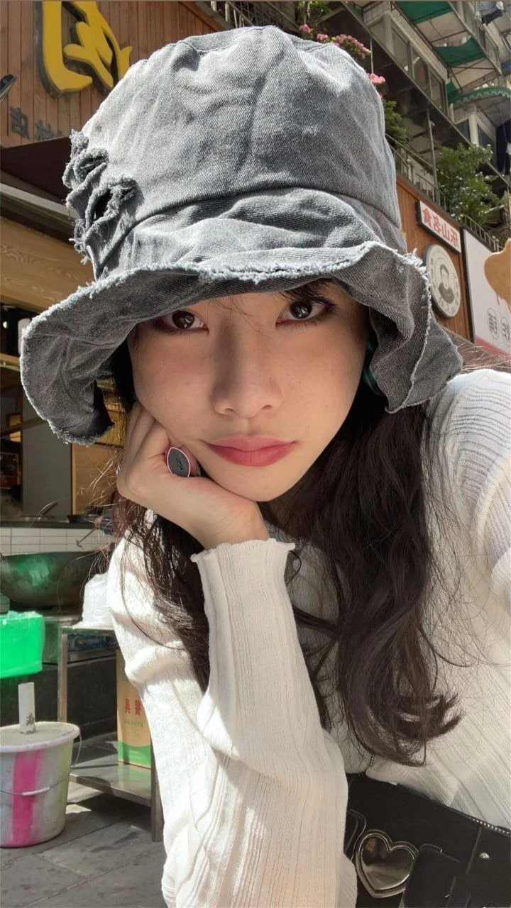 fb上认识的女网友～超辣欠啪！ [20P]
